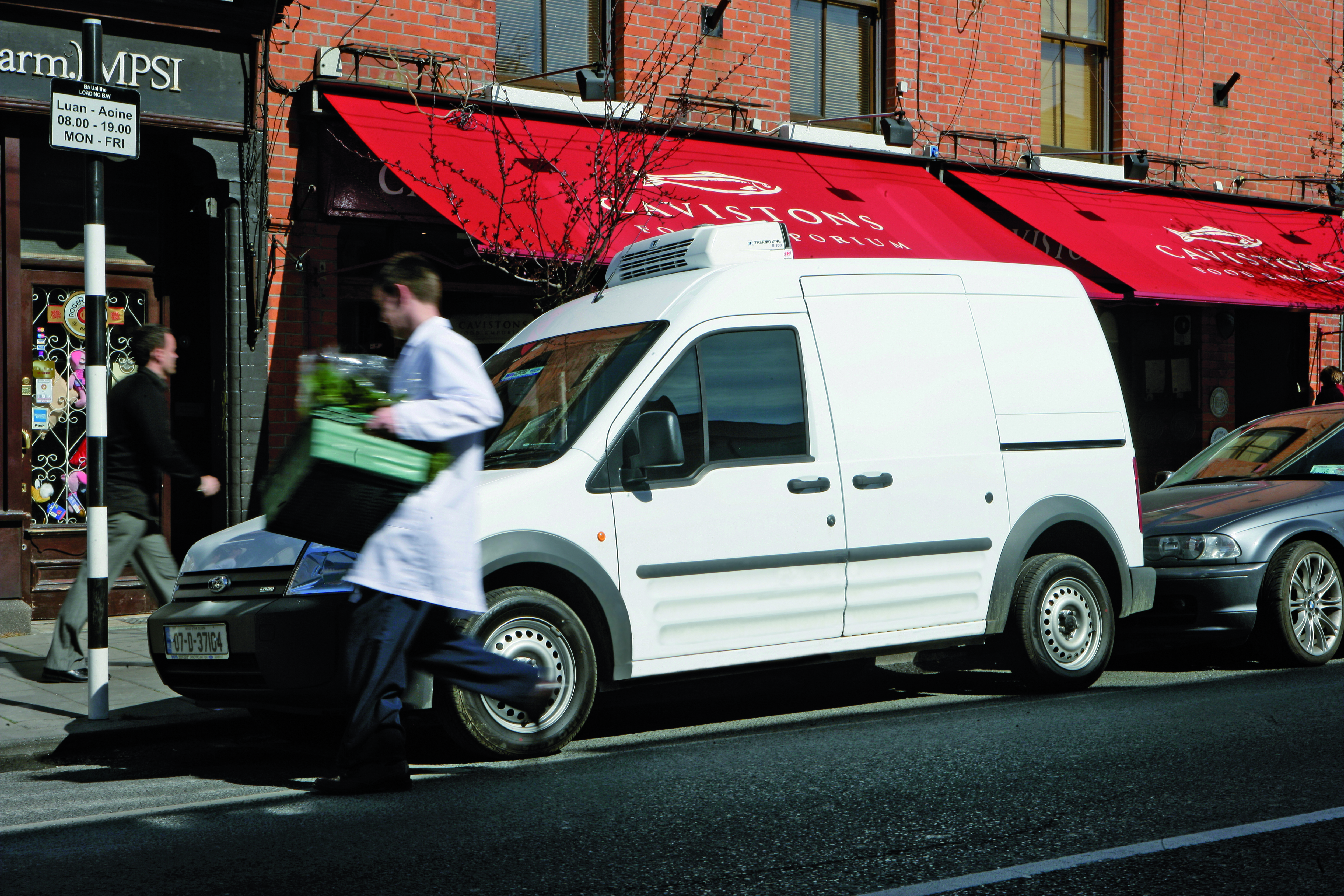 O B-100 é uma unidade compacta e totalmente elétrica que oferece excelente capacidade de refrigeração para pequenos caminhões e vans