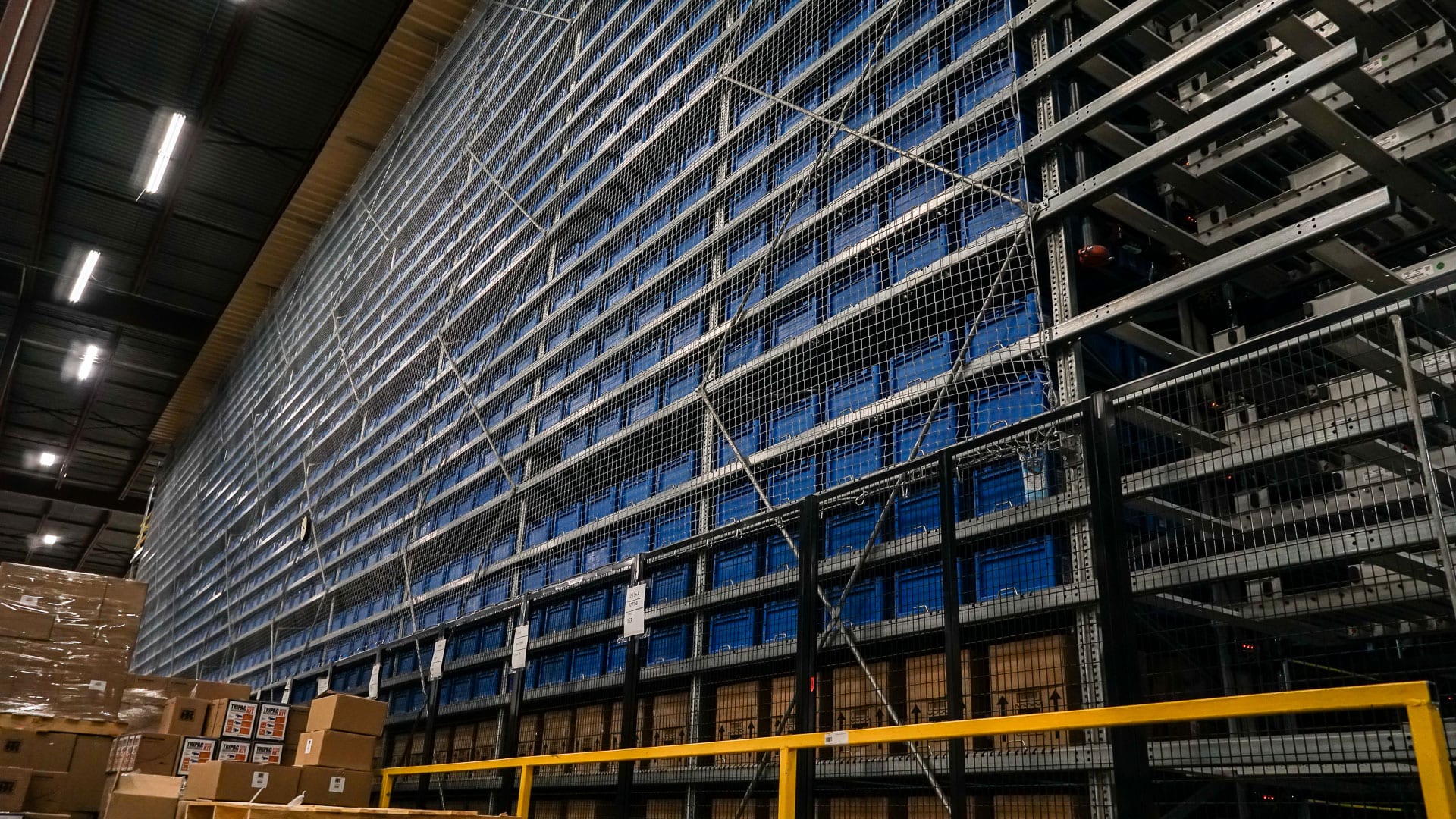 Photo of interior of Minneapolis Thermo King parts warehouse